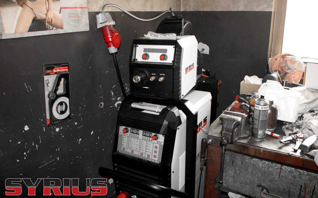 A dömsödi hidraulika szervizes cégnél telepítettünk egy SYRIUS MIGPULSE 501 DP gépet.
